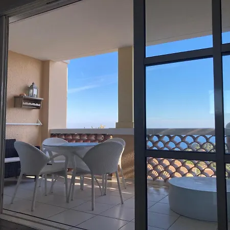 3 Pièces Avec Piscine Et Parking à Saint-raphaël - Fr-1-504-591 Appartement Saint-Raphaël